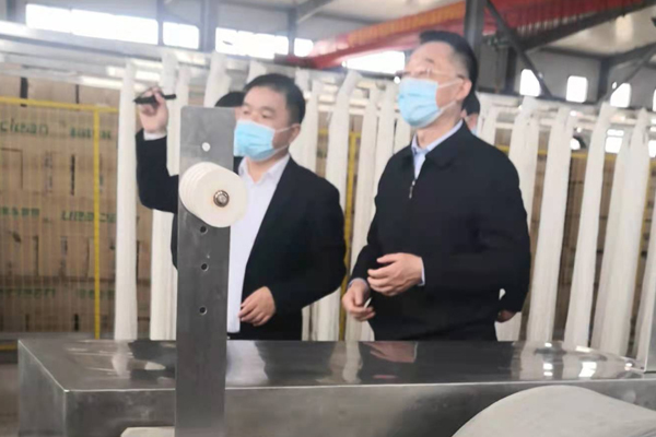 ����ʡί����ǡ�ʡ������һ��ʵ�ؿ���������ʱ����